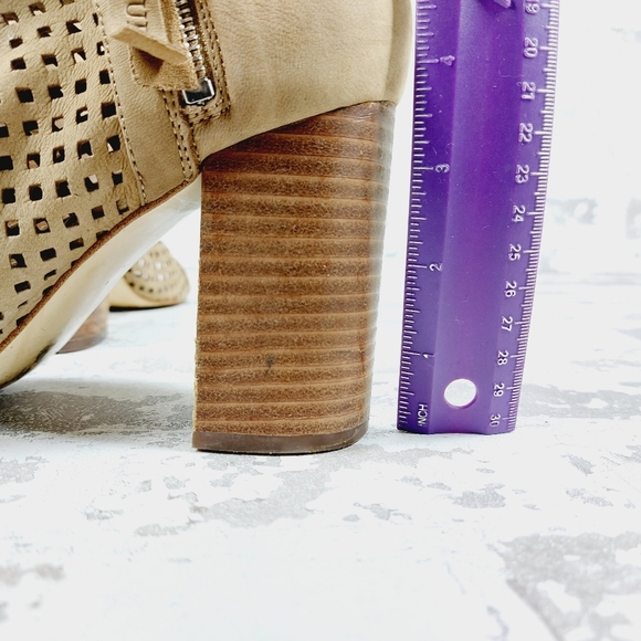 Guess Oana Tan Brown Leather Perforated Peep Toe Block Heel Ankle Booties V536 - Picture 9 of 13